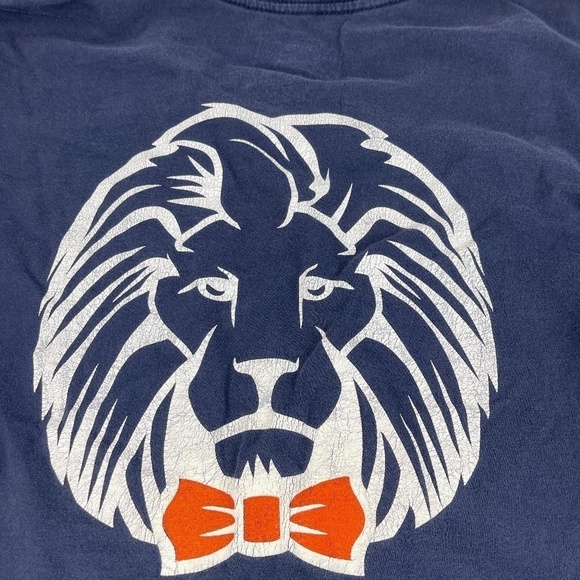 Untamed Class Tshirt Womens Medium Blue Lion - Picture 10 of 11